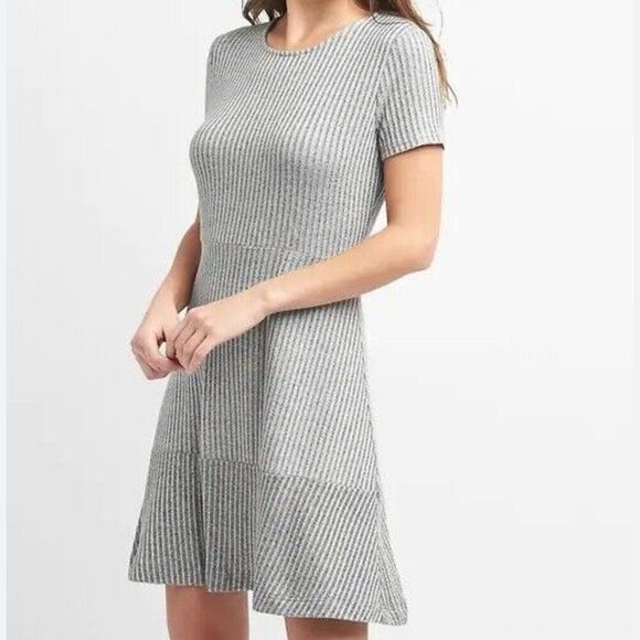 GAP Ribbed Softspun Fit N Flare Dress Size XS Gray Heathered Knit NEW - Picture 1 of 8